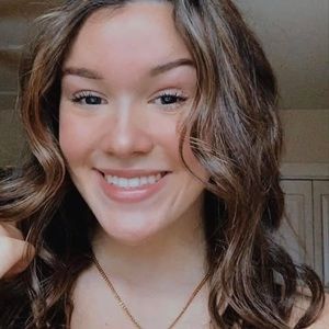 Meet your Posher, Alisha